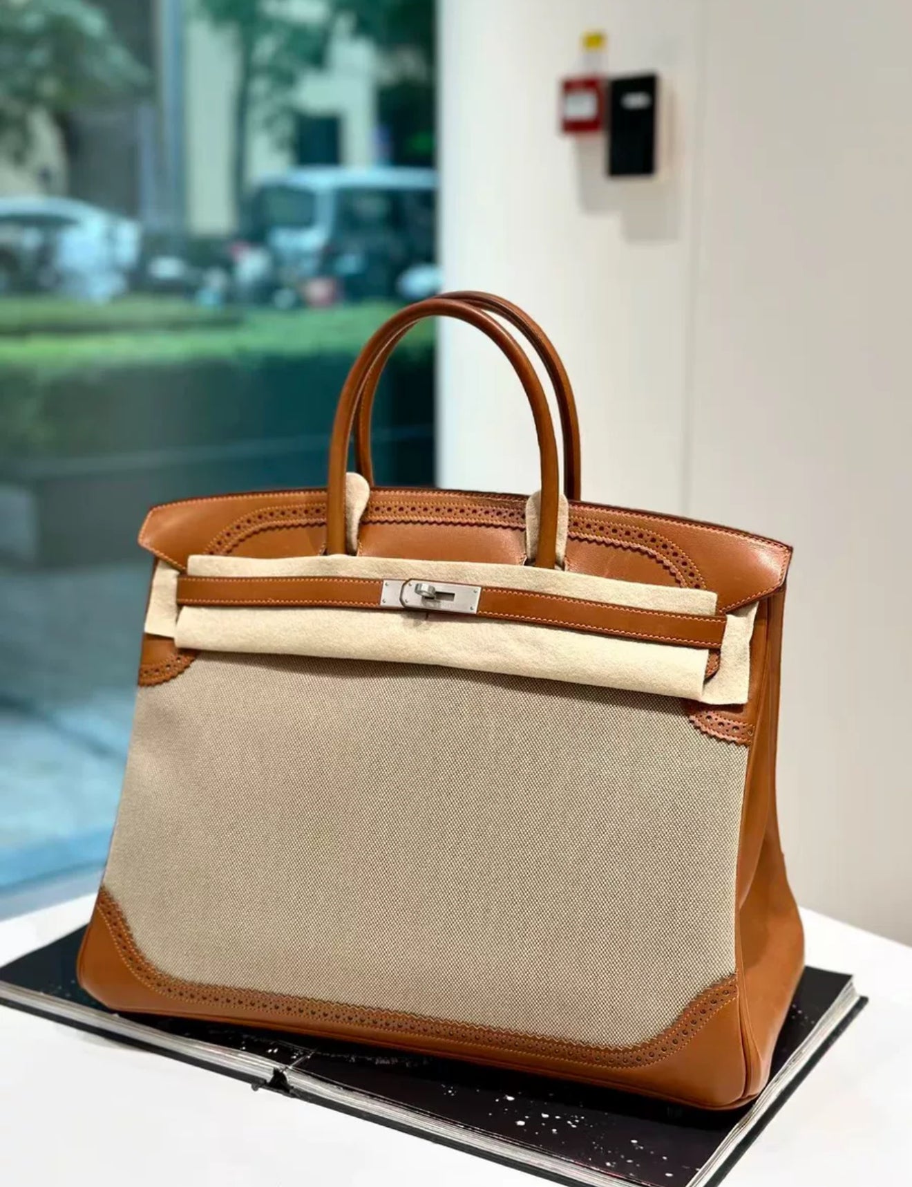 Rare Hermès Birkin 40 Toile H and Lace Ghillies Gold saddle leather Palladium Hardware