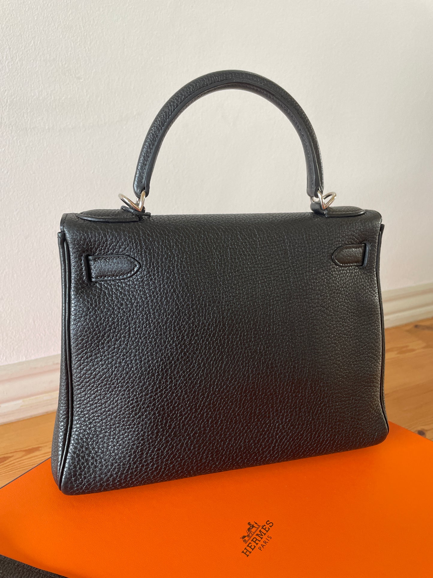 Hermès Kelly 28 Black Togo Palladium Hardware