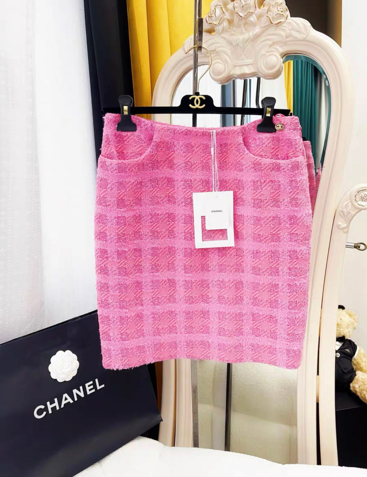 Chanel 24P Pink Tweed Skirt size 36