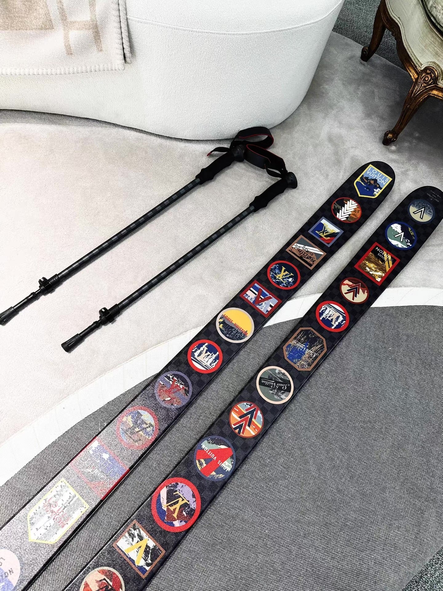 Louis Vuitton Alpes Skis R98007 limited edition