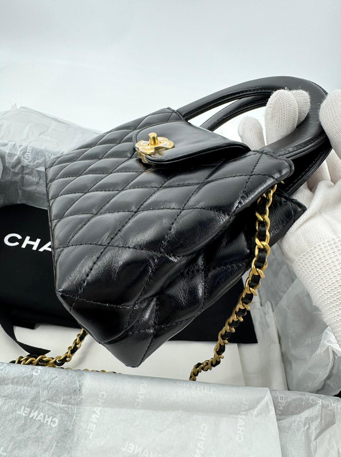 Chanel kelly Bag in Black leather gold hardware
