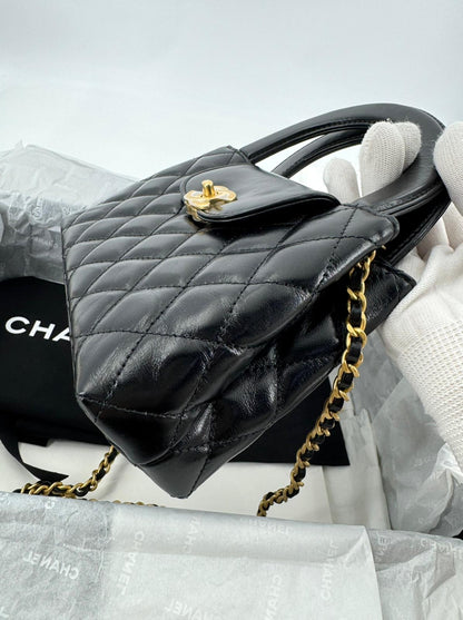 Chanel kelly Bag in Black leather gold hardware