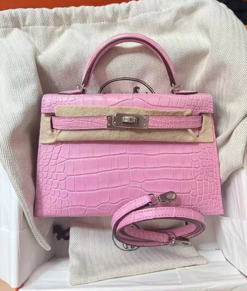 F728CFFB-BC37-4992-A785-