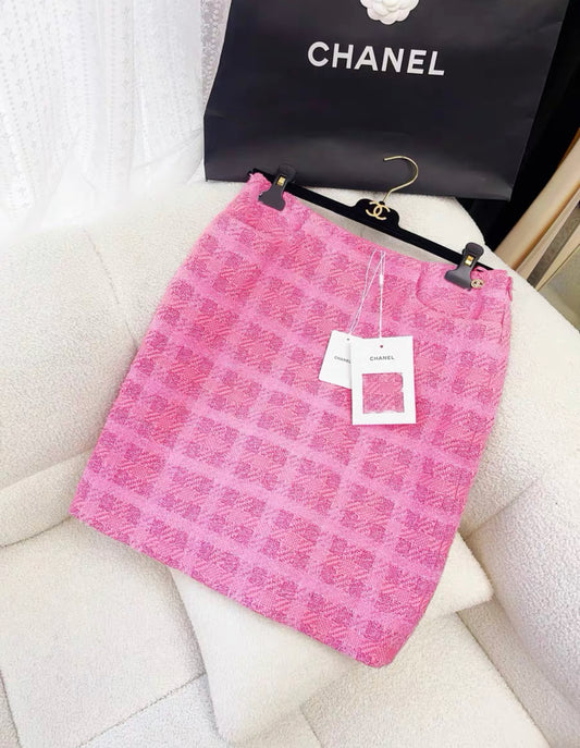 Chanel 24P Pink Tweed Skirt size 36