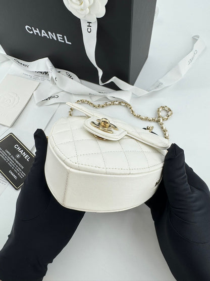 Chanel 22S White small heart bag with light gold hardware