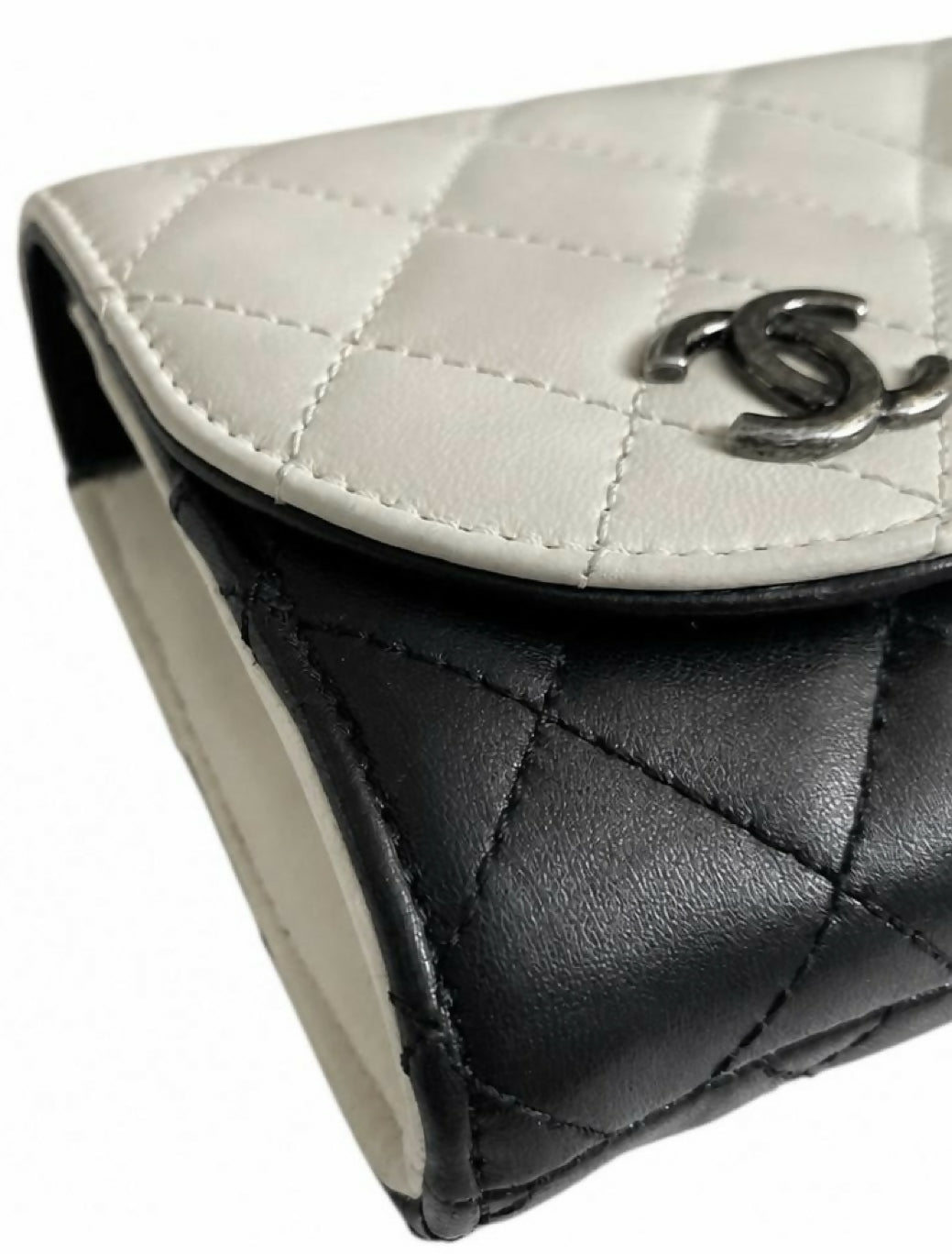 Rare Chanel 16C Paris-Seoul Small Yin Yang Flap Bag