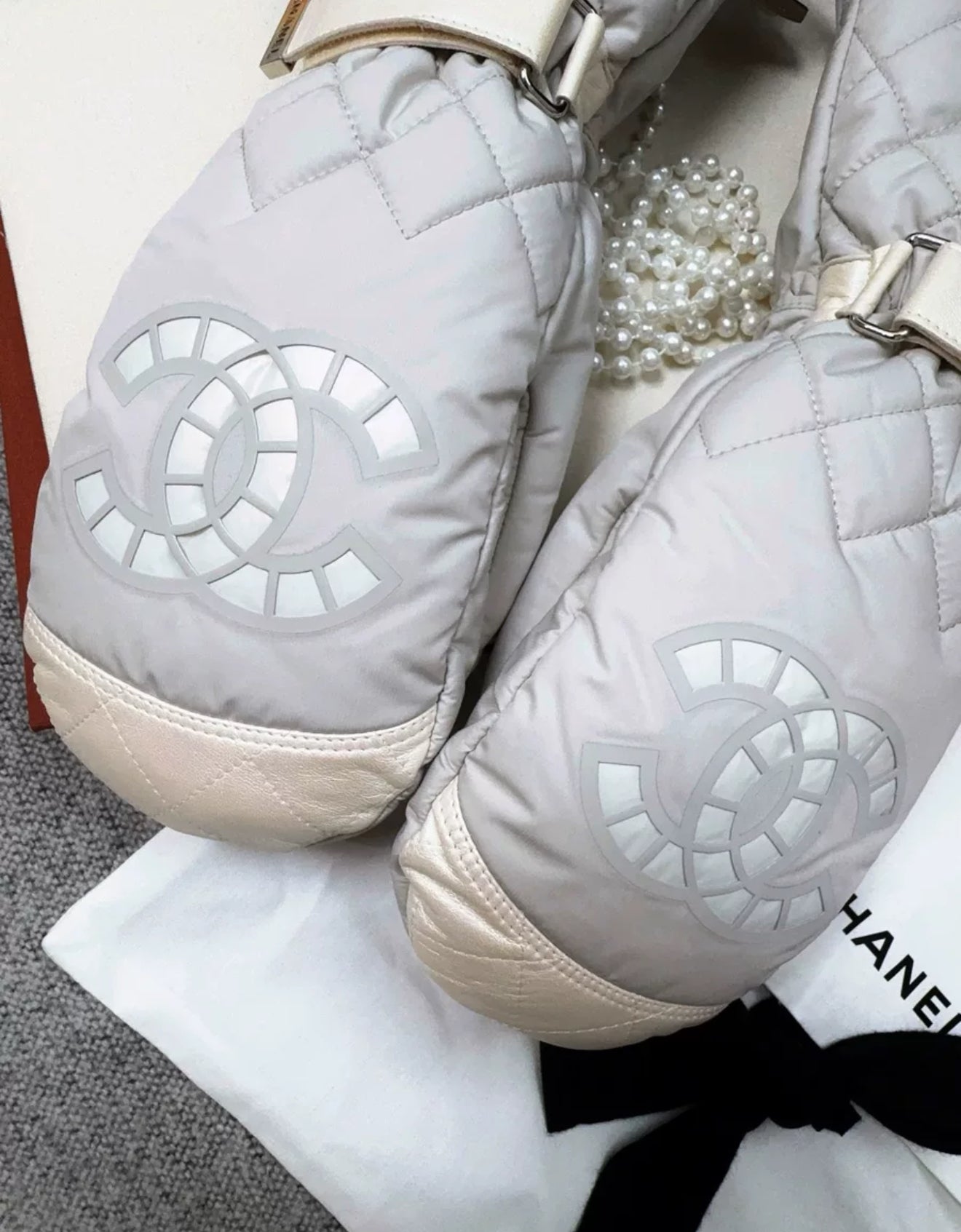 Chanel 21N ski gloves – Wararni.com