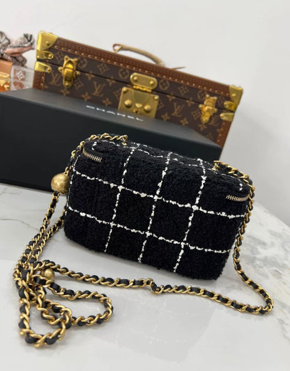 Chanel 23k black & white tweed mini vanity case gold chain