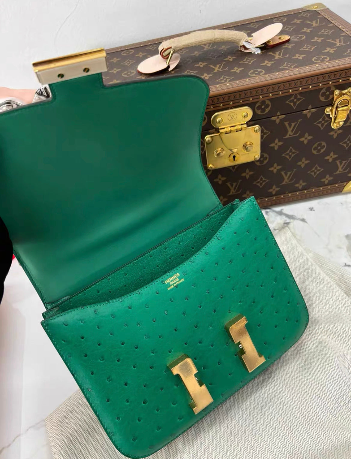 Hermès Constance 24 Vert Verone Ostrich Gold Hardware