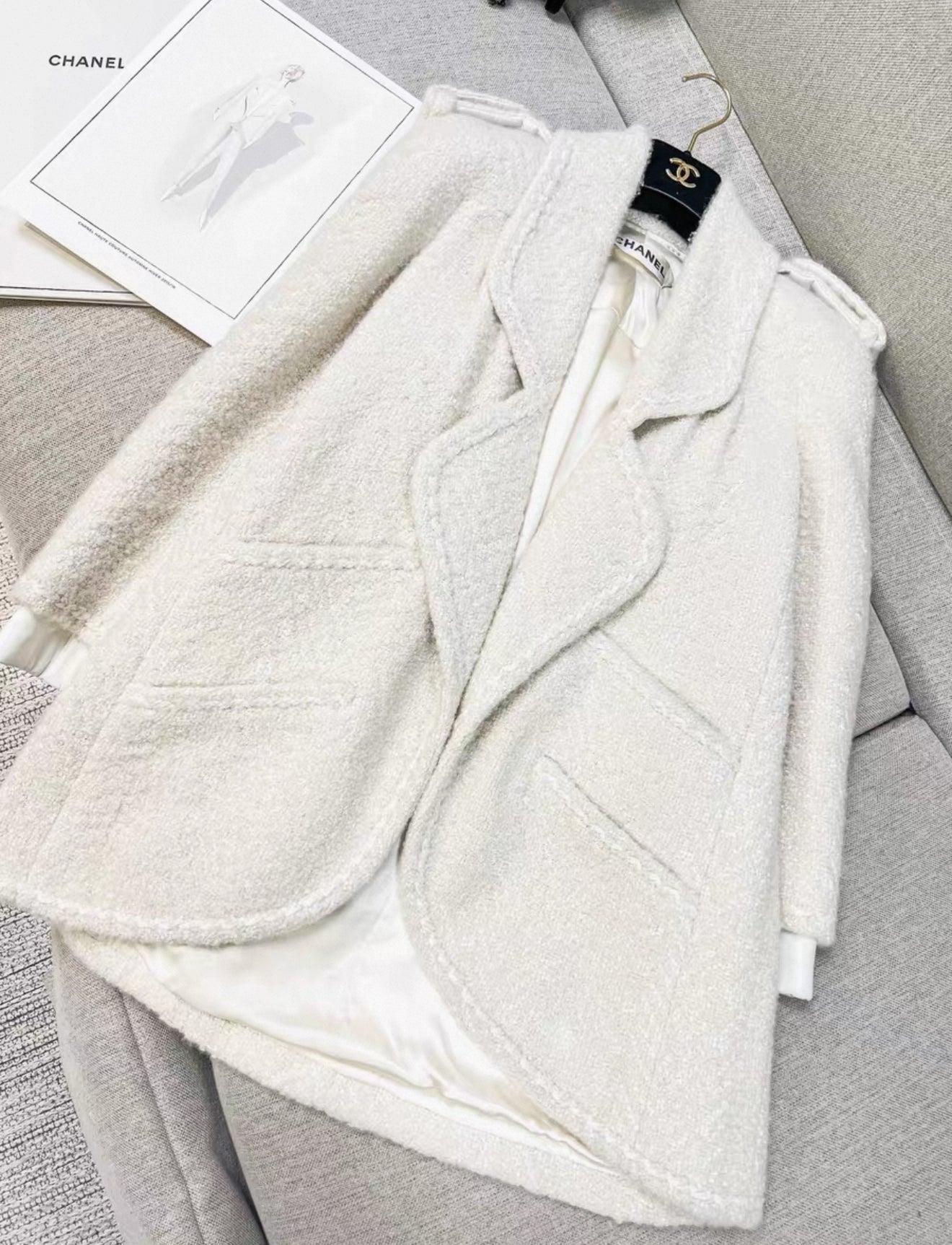 Rare Chanel 2015 écru coat