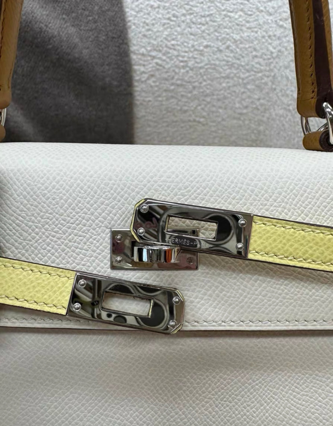 Hermès Kelly Sellier 25 Tri-Color Nata, Jaune Poussin and Sesame Epsom Palladium Hardware