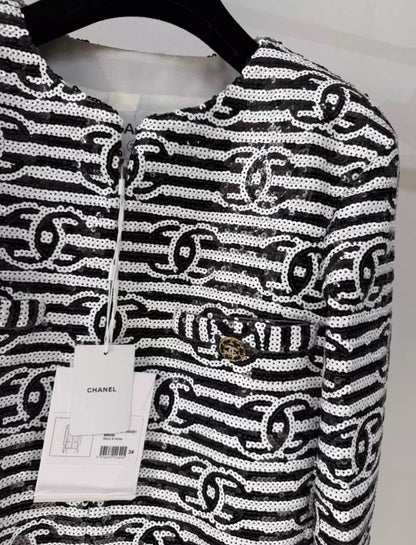 Chanel 22SS black and white jacket