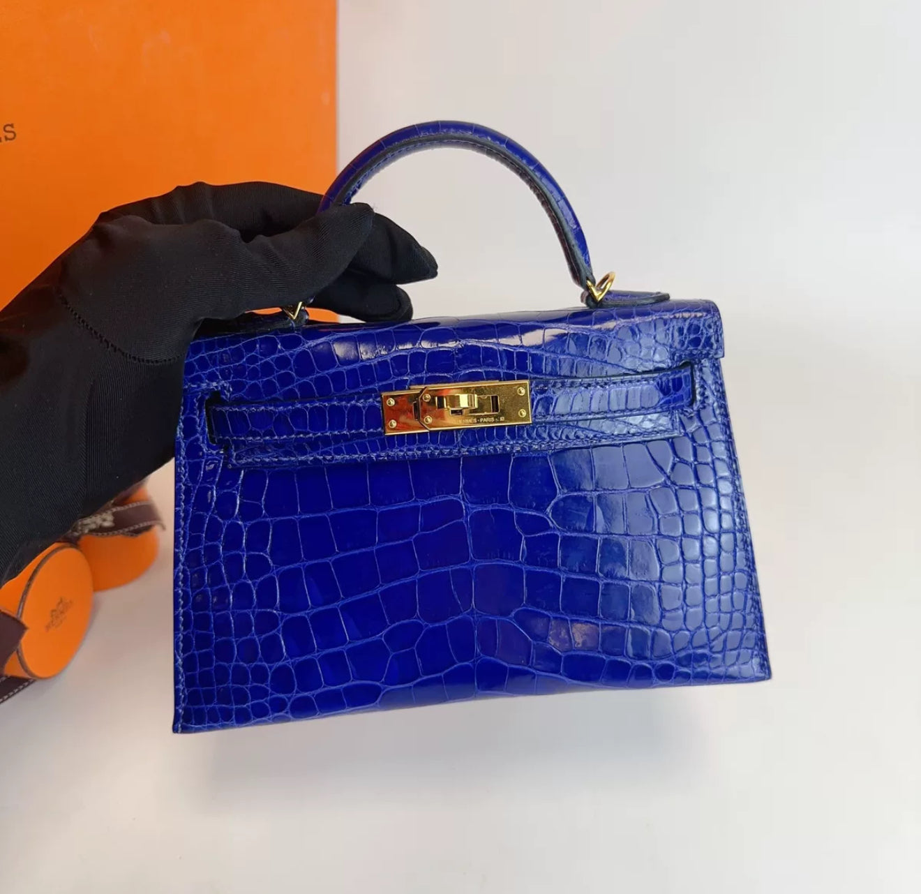 Hermès Mini Kelly Electric Blue Shiny Alligator Leather Gold Hardware