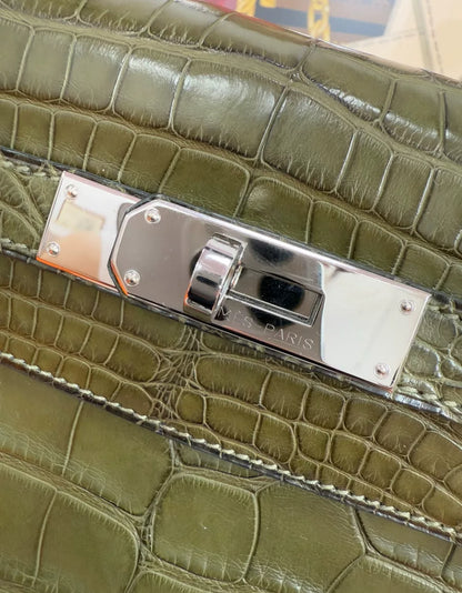 Hermès Kelly 32 olive green Alligator leather Palladium Hardware