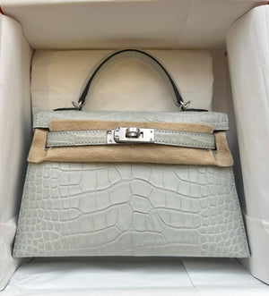 Hermes Mini Kelly 20 Gris Neve Matte Alligator Palladium hardware