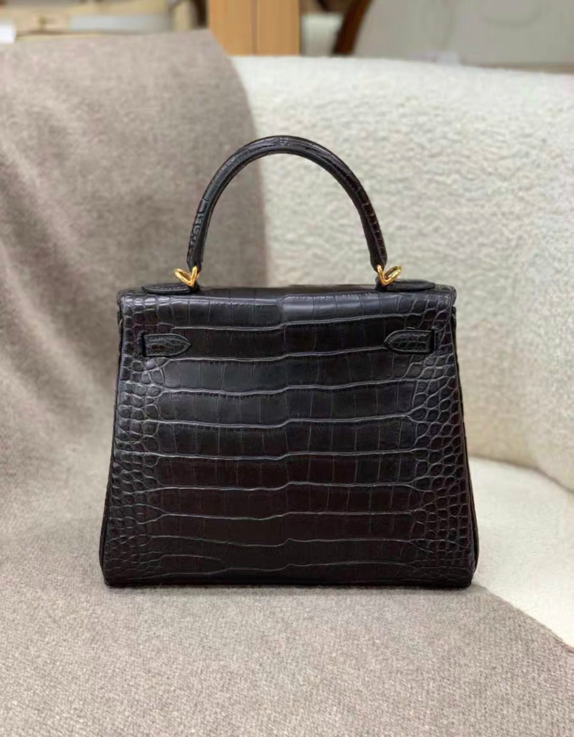 HERMÈS KELLY 25 RETOURNE MATTE BLACK ALLIGATOR GOLD HARDWARE BRAND NEW