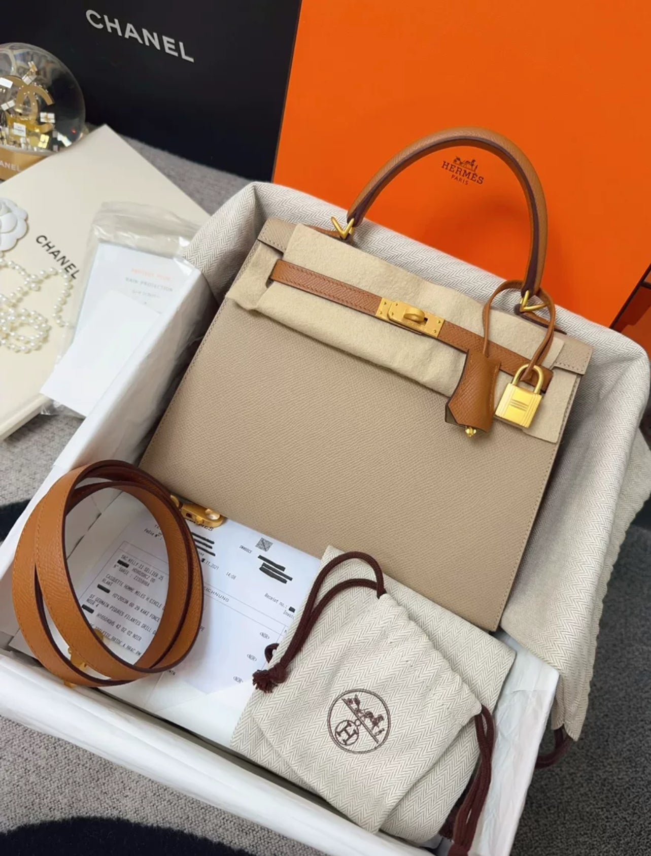 Hermès Special Order (HSS) Kelly Sellier 25 Trench and Gold Epsom Brushed Gold Hardware