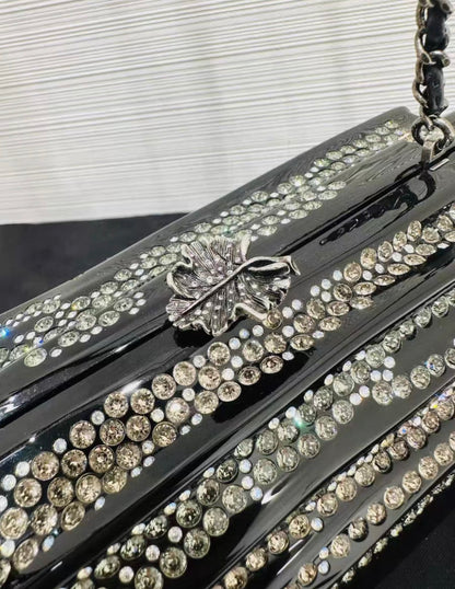 Chanel 18 Chanel Black Strass Log CC Minaudière