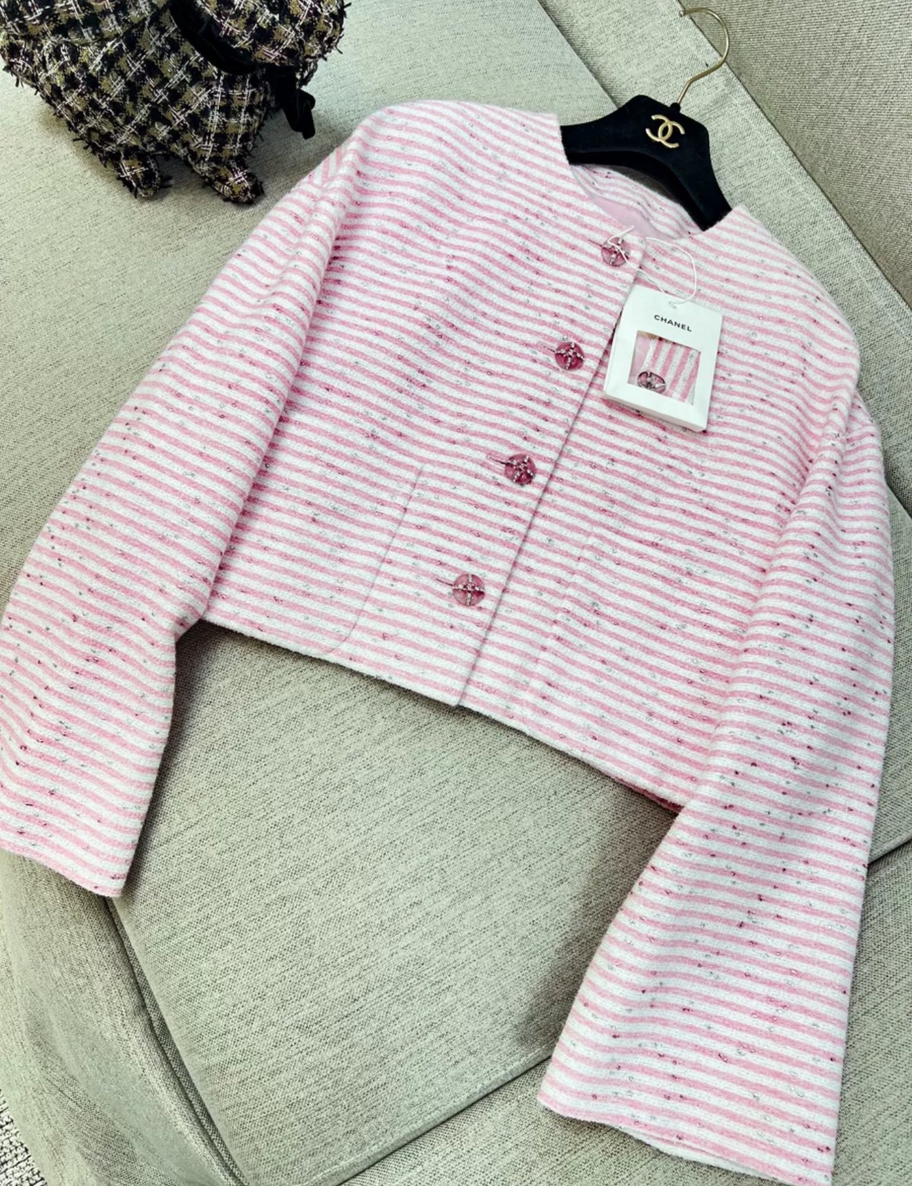 ゆのりきさん専用　CHANEL CC 24S グリッター ツイード　ジャケット Chanel 24C pink and white striped glitter jacket – Wararni.com