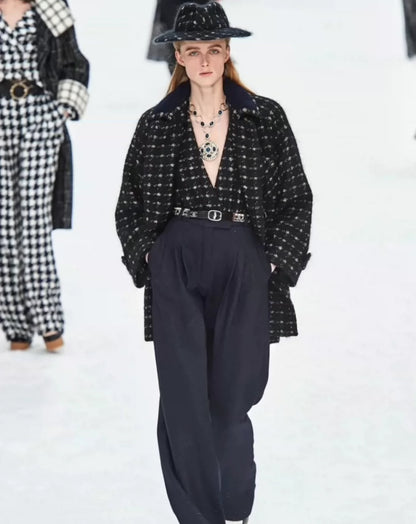 Chanel 19K Black 
Gold Wool tweed Fedora Hat