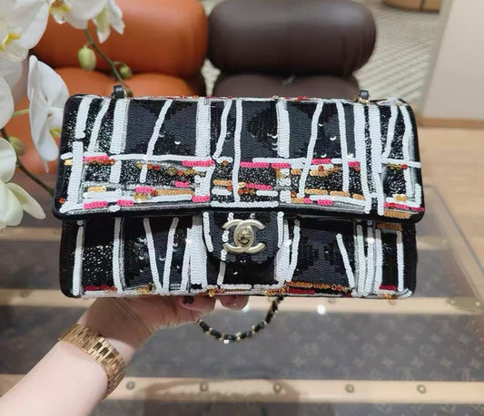 Chanel 22A Black/White/Pink Sequinned flap bag