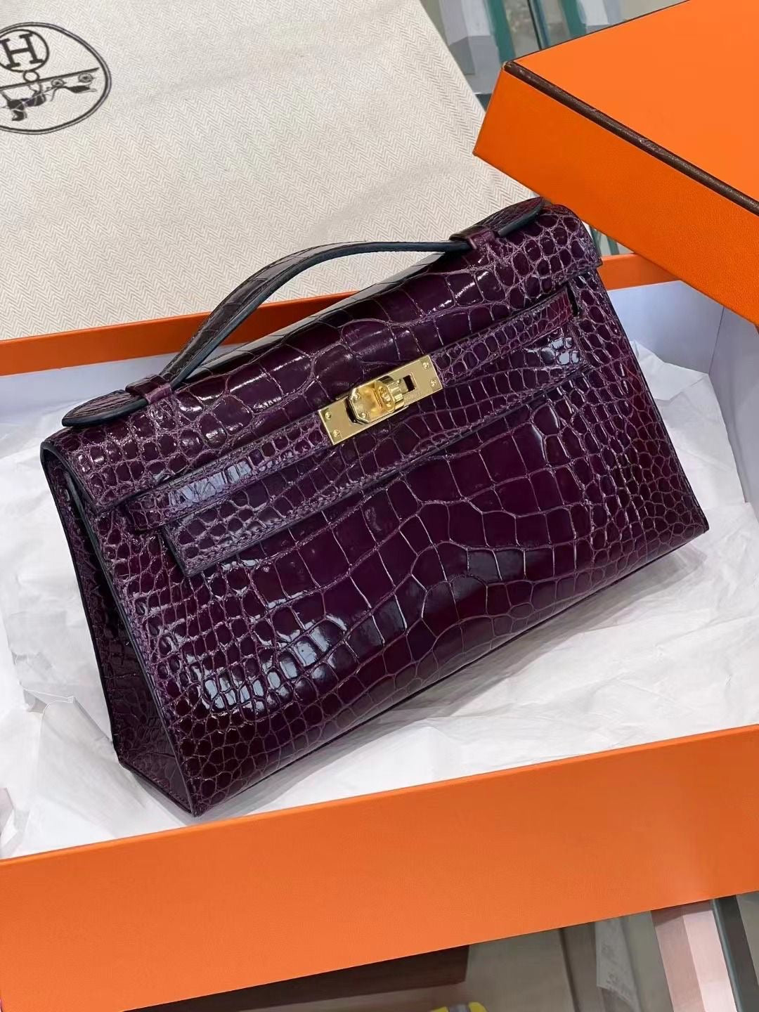 Hermes Mini Kelly Pochette Amethyst Shiny Crocodile Gold Hardware Handbag