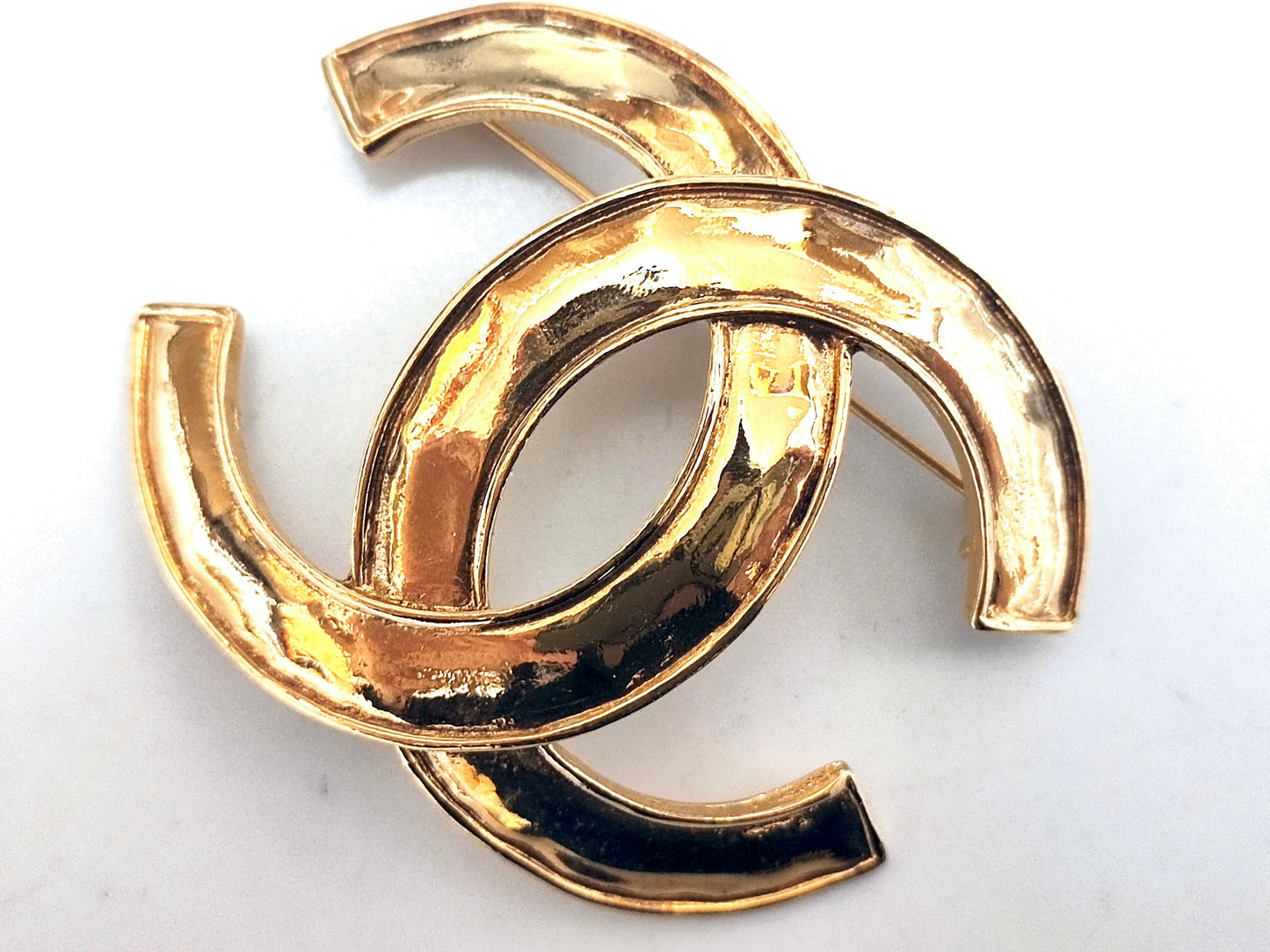 Chanel Vintage 94P Gold Plated Glossy Coco Mark Brooch