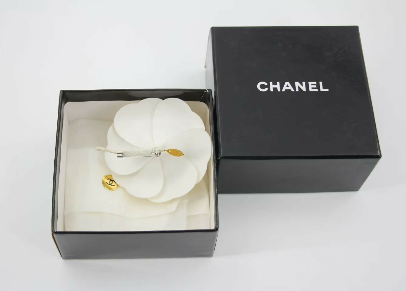 Chanel Vintage 81-85 White Silk Camellia Brooch