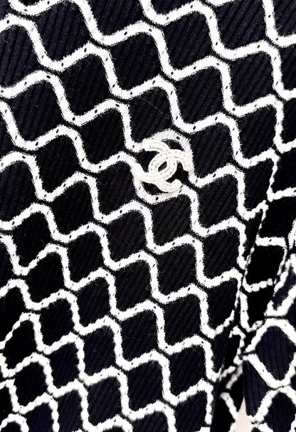 Chanel 20P black & white top