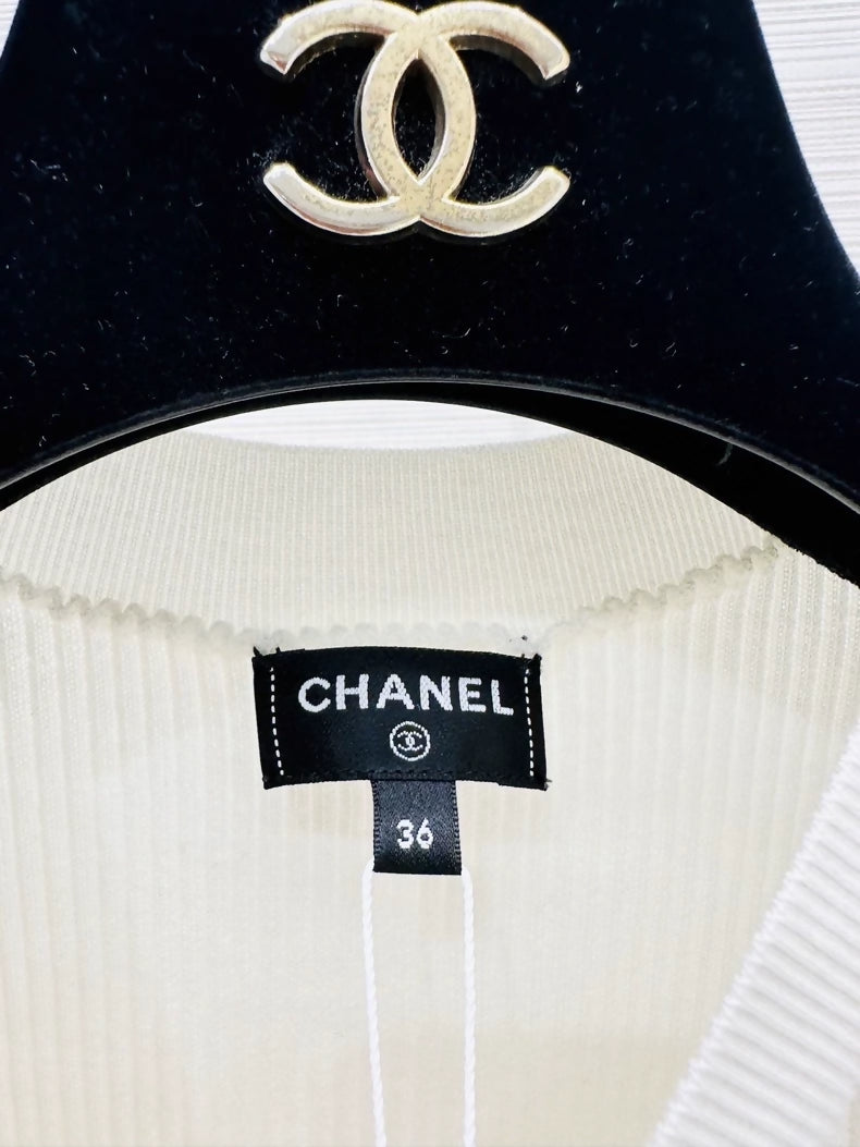 Chanel 25K ecru knit top
