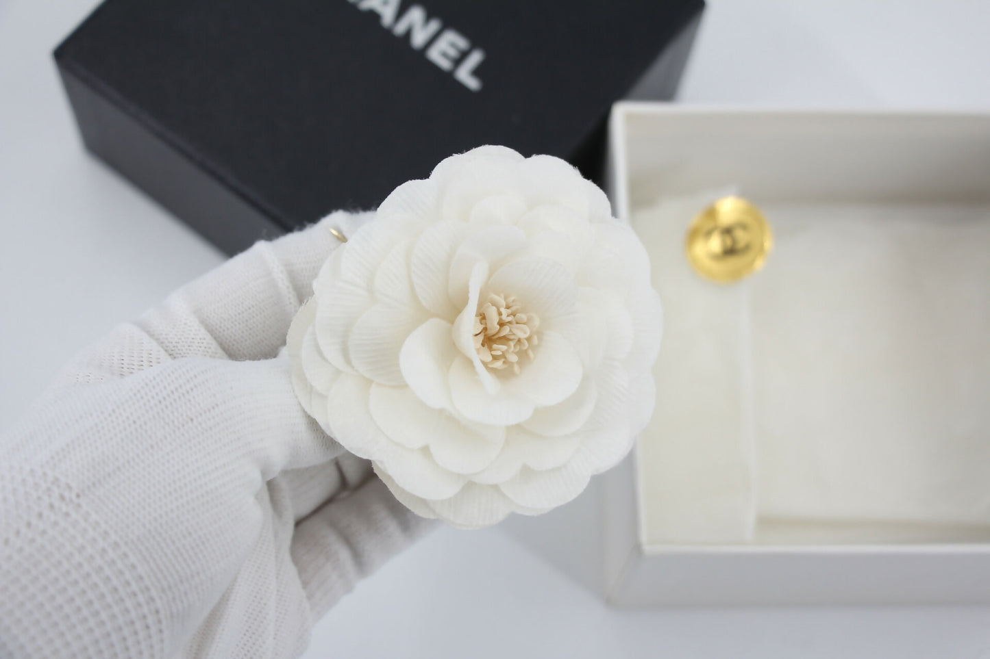 Chanel Vintage 81-85 Fabric White Camellia Brooch