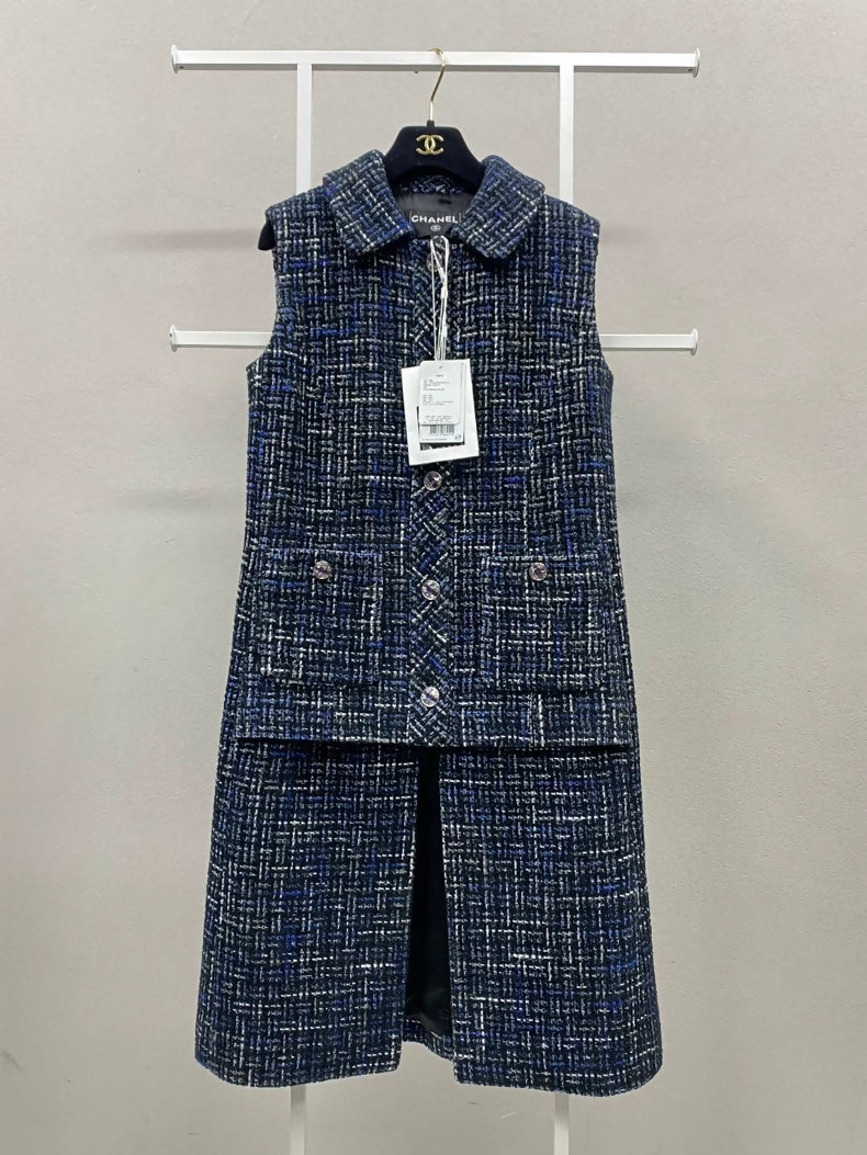 Chanel 22A black and white long cardigan