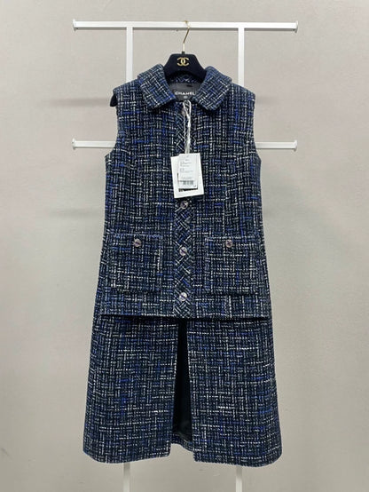 Chanel 22A black and white long cardigan