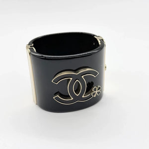 Chanel enamel double C black acrylic bracelet
