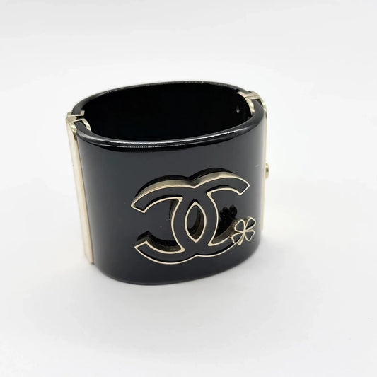 Chanel enamel double C black acrylic bracelet