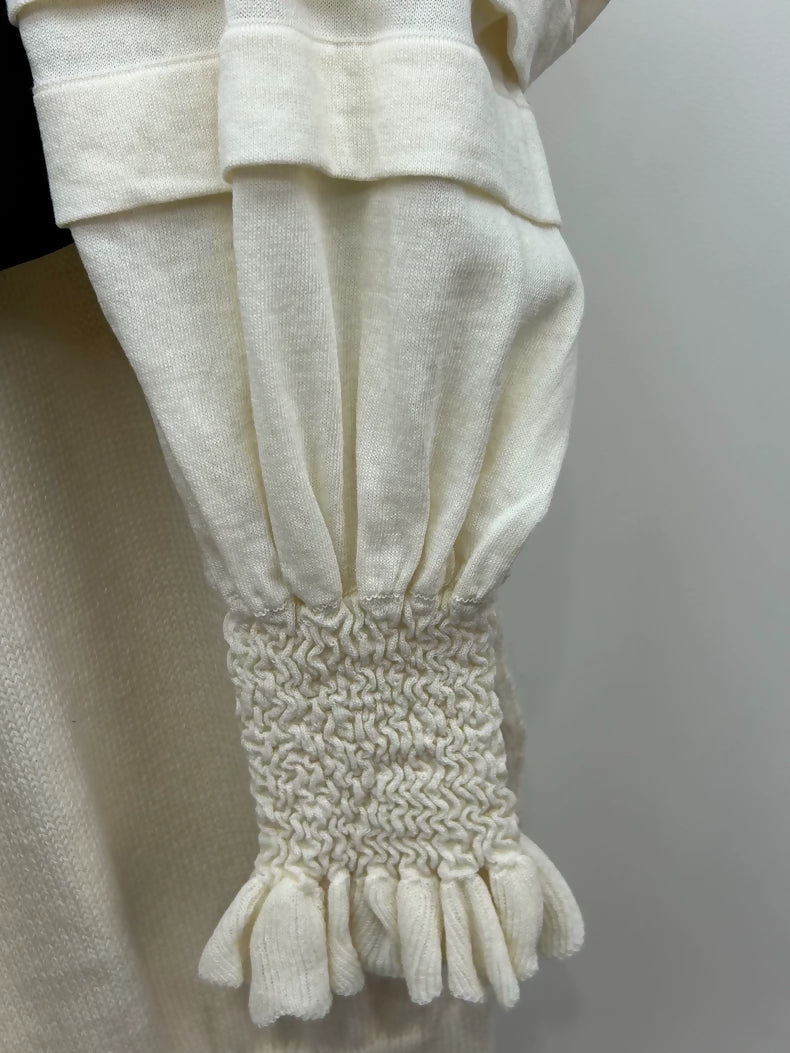 Chanel 25K openwork beige neckline knit sweater