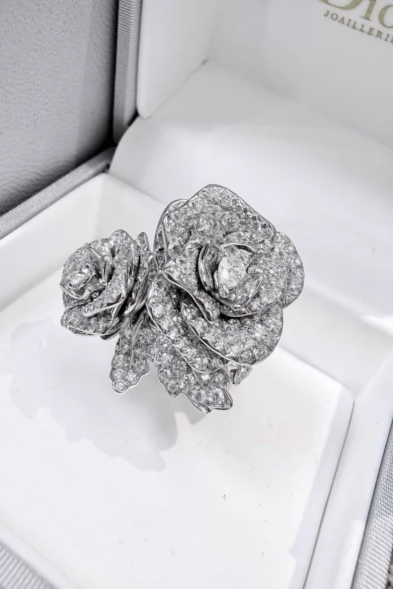 Dior Rose Bagatelle white gold ring with two roses and full diamonds