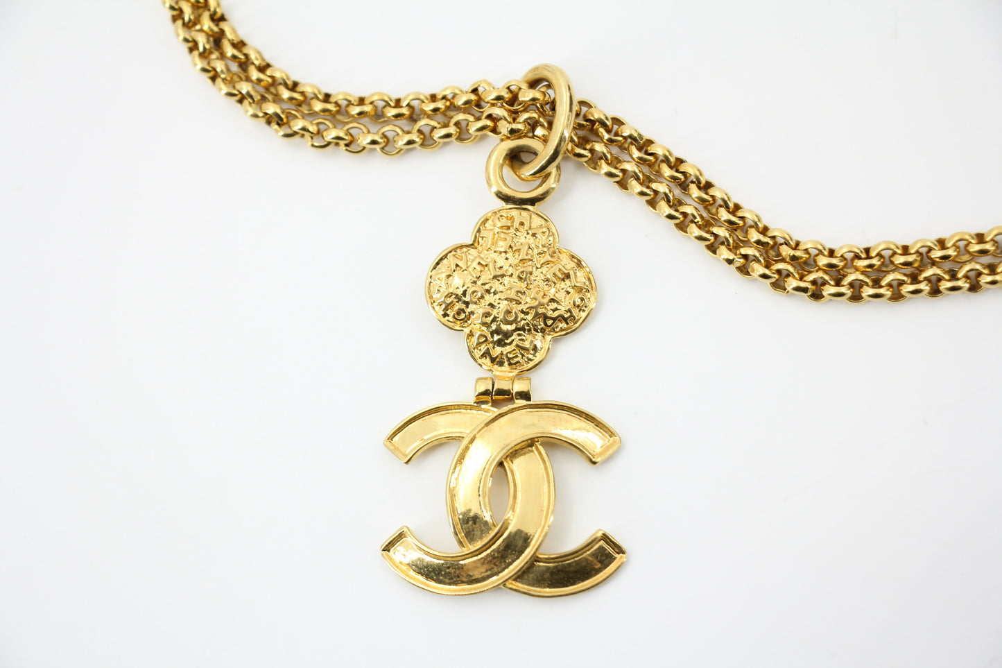 Chanel Vintage 95A Gold-plated Plain Gold Floral Long Necklace