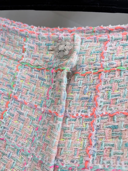 Chanel 24C oink multicolour tweed Shorts