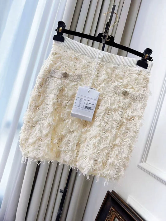 Chanel 21s ecru tweed skirt