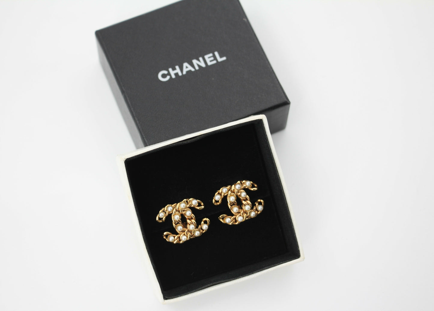 Chanel Vintage 03A Imitation Pearl Gold-plated Clip-on Earrings