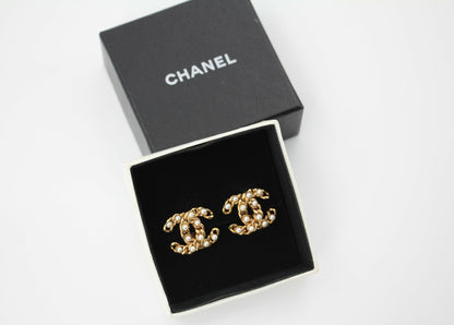 Chanel Vintage 03A Imitation Pearl Gold-plated Clip-on Earrings