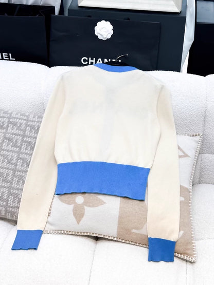 Chanel 2019 Spring/Summer blue & off-white with CC logo cardigan