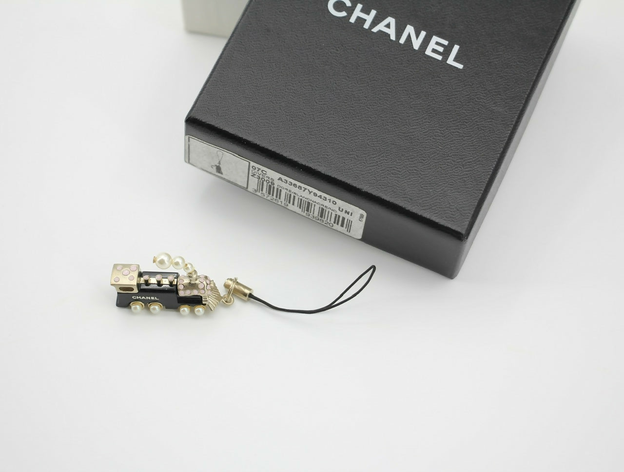 Chanel Vintage 07C Imitation Pearl Black Train Charm