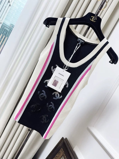 Chanel 23B double C top