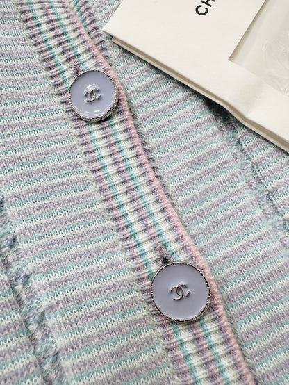Chanel 25b blue knit cardigan