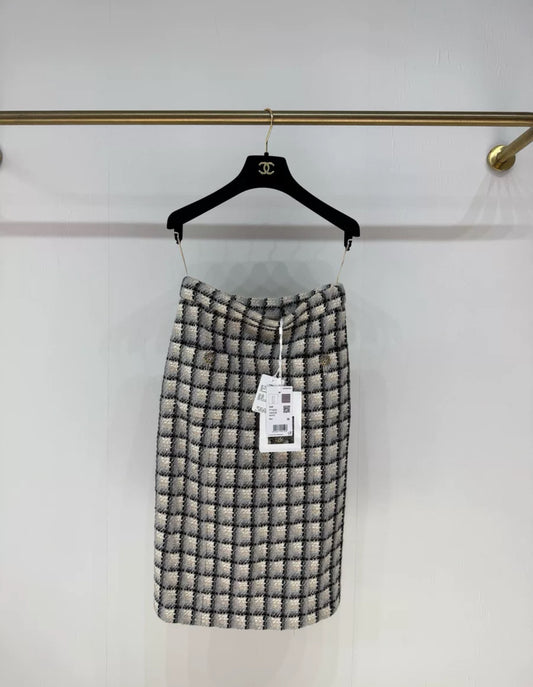 Chanel 22K vintage diamond button plaid skirt