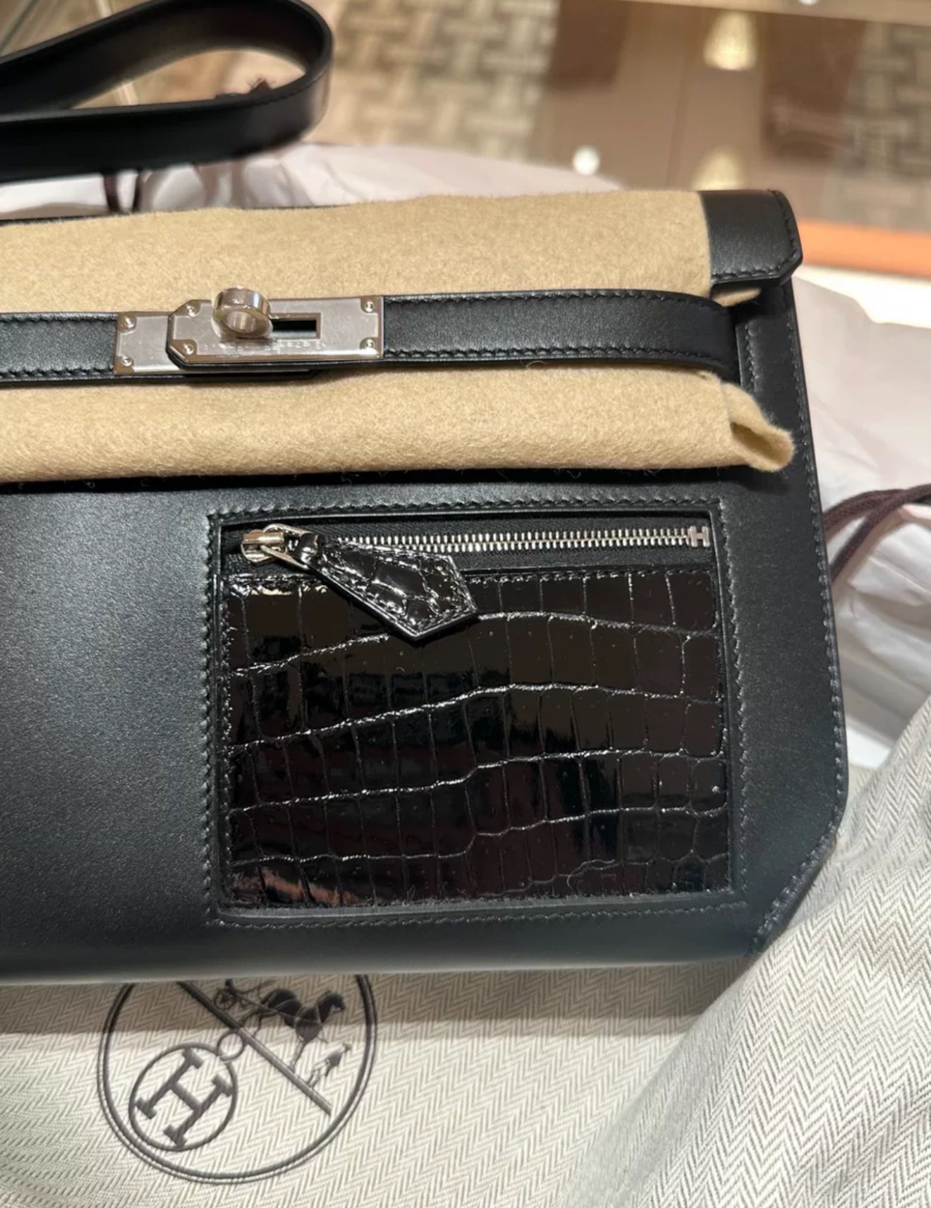 HERMES KELLY DEPECHES 25 TOUCH SWIFT / CROCODILE LISSE PALLADIUM HARDWARE