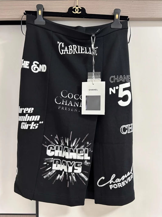 Chanel 21S black white skirt