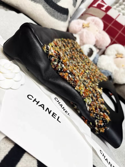 Chanel 18k limited edition 31 bag, black and gold tweed leather large tote bag with gold hardwre